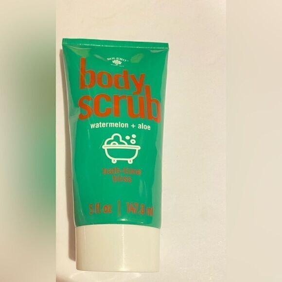 🛍️Bolero Beverly Hills  set of 2 Body wash & Body Scrub 🎊6.8 FL OZ & 5 FLOZ - Picture 2 of 5